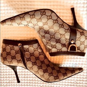 🌺 Gucci Logo Booties 🌺